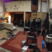 Yvette - List pictures