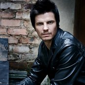 Elvis Blue - List pictures