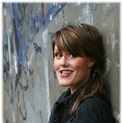 Laila Samuels - List pictures