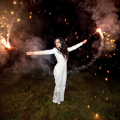 Alex Winston - List pictures