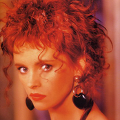 Easton Sheena - List pictures