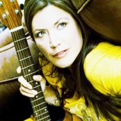 Toni Childs - List pictures