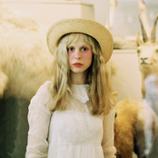 Petite Meller - List pictures