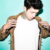 T. Mills - List pictures