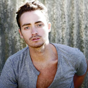 Ry Cuming - List pictures