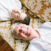 David Byrne & St. Vincent - List pictures