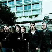 Destroy The Runner - List pictures