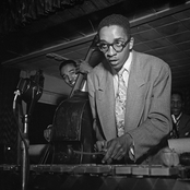 Milt Jackson - List pictures