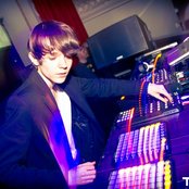 Madeon - List pictures