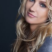 Whitney Duncan - List pictures