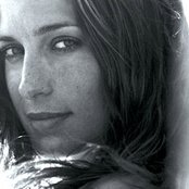 Chantal Kreviazuk - List pictures
