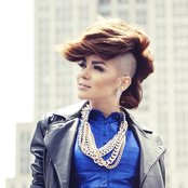 Eva Simmons - List pictures