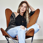 Zella Day - List pictures