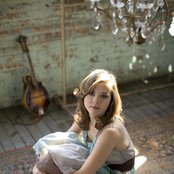 Sierra Hull - List pictures