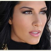 Bria Valente - List pictures