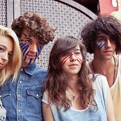 Hyphen Hyphen - List pictures