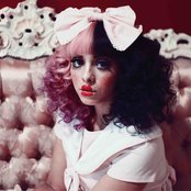 Melanie Martinez - List pictures