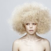 Maya Vik - List pictures