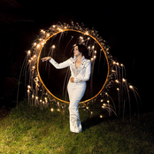 Alex Winston - List pictures