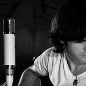 Axel Fernando - List pictures