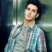 Danny Leiva - List pictures