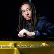 Gerald Clayton - List pictures