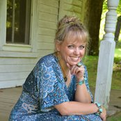 Donna Hughes - List pictures