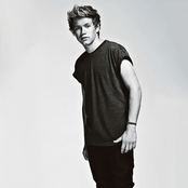 Niall Horan - List pictures