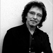 Iommi - List pictures