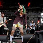 Closure In Moscow - List pictures