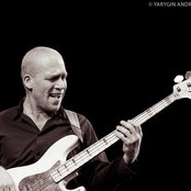 Avishai Cohen - List pictures