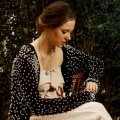 Tiê - List pictures