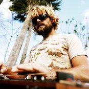 Xavier Rudd - List pictures