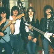 Paradox - List pictures