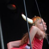 Juliette And The Licks - List pictures