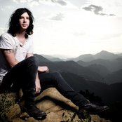 Aaron Rothe - List pictures