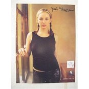 Tara Maclean - List pictures