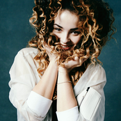 Ella Eyre - List pictures
