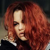 Etta Bond - List pictures