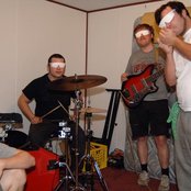 Future Islands - List pictures