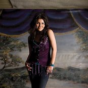 Crystal Shawanda - List pictures