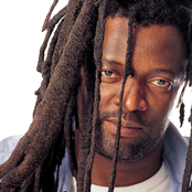 Lucky Dube - List pictures