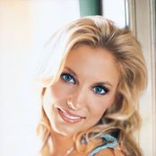 Julie Roberts - List pictures