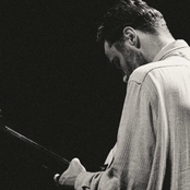 Rodrigo Amarante - List pictures