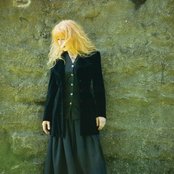 Loreena Mckennitt - List pictures