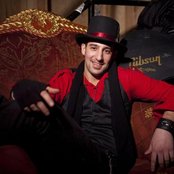 Greg Raposo - List pictures