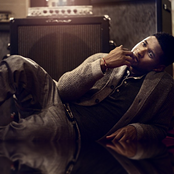 Usher - List pictures