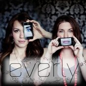 Everly - List pictures