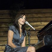 Chantal Kreviazuk - List pictures