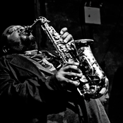 Darius Jones - List pictures